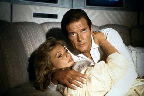 Roger Moore As Bond With Tanya Roberts As Stacey Sutton In A View To