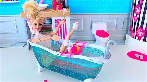 Lets Play With Barbie Girl And Create Her Morning Routine In This