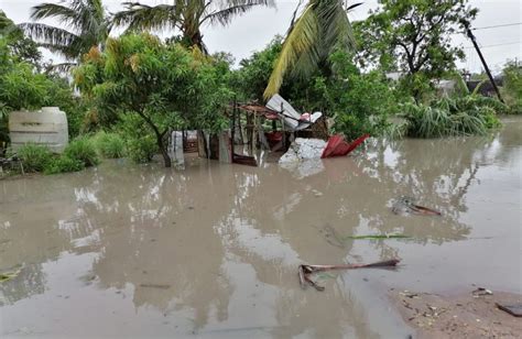 Forecasters believe it will now move toward zimbabwe. Mozambico: Ciclone Eloise. Don Bolzon (missionario a Beira ...