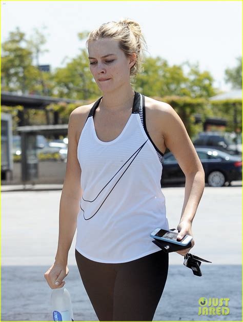 Margot Robbie Goes Makeup Free For A Trip To The Gym Photo 3911975