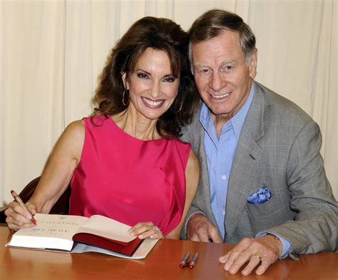 Download Susan Lucci And Helmut Huber Book Signing Wallpaper