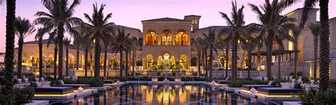 Live Like Royalty In The 5 Best Luxury Hotels In Dubai