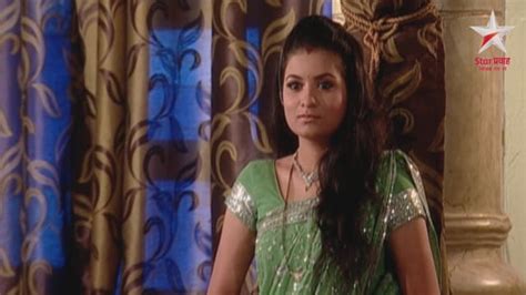 Pudhcha Paaul Watch Episode 7 Rupali Suspects Aishwarya On Disney Hotstar
