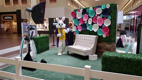 Great eastern life assurance is the largest and oldest life insurance company in singapore and malaysia. Picture with the Easter Bunny in a mall in the United ...
