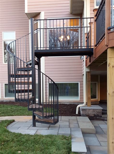 Deck With Spiral Stair Case Picture 6450