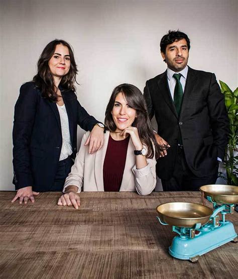 Abogados de familia expertos en divorcios, infancia y mediación.