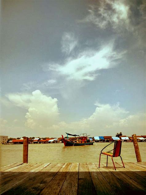 Ikan kurau gergasi, jeti nelayan bagan pasir, tanjung karang. 民宿走走来: Perak - Kuala Kurau 瓜拉古楼 - Ikan Kurau Homestay