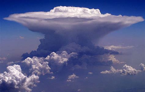 Weather Why Is The Cumulonimbus Cloud Formation So