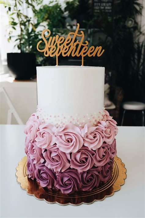 1208 x 1993 jpeg 290 кб. Sweet Seventeen birthdaycake #sweet16cakes in 2020 | Sweet ...