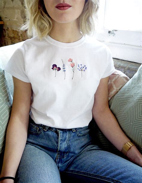 embroidered wild flowers t shirt stickerei mode bestickte shirts stickmotive