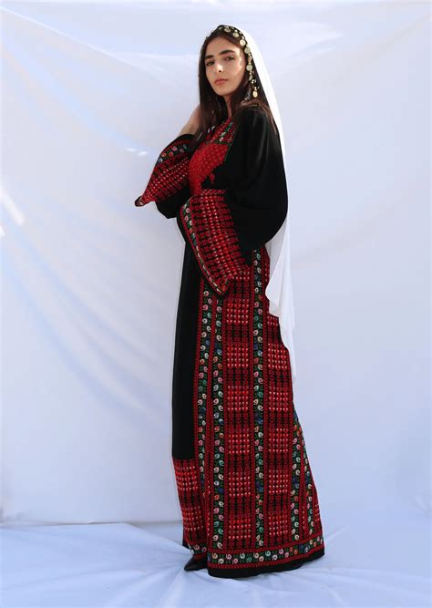 Laila Hand Embroidered Traditional Palestinian Dress Thobe Deerah