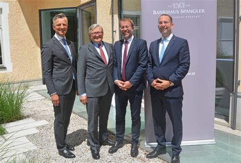 Currently, it employs over 250 people and operates through 10 branches in salzburg, pinzgau, linz, vienna and kitzbühel. Spängler Bank - Thema auf meinbezirk.at