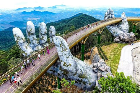 At the beginning of the 20th century, in order to serve the french's vacation in the central vietnam, many hotels, villas were built along mountain side, nui mountain and ba na hill. Golden Bridge BA Na Hills Vietnam | Vietnam, Viajes ...