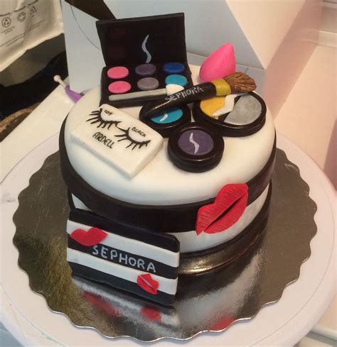 Make Up Cakes Make Up Birthday Cake Cake Creations Ennas Cake Design Sculpted Cakes