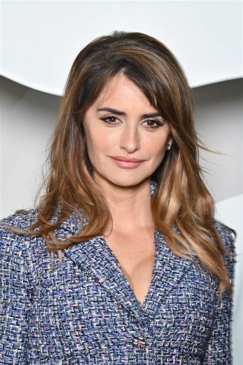 Pen Lope Cruz Ushers In Spring With New Caramel Highlights Vogue
