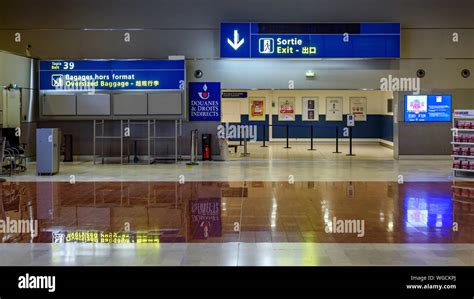 Customs Control Sign Airport Hi Res Stock Photography And Images Alamy