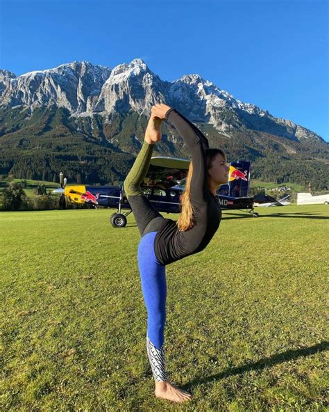 Maja Kuczynska Posing While Working Out And Skydiving Street Style