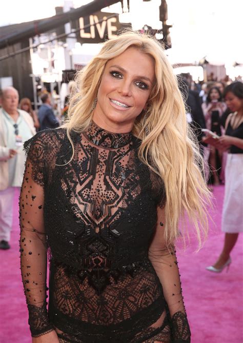 Born in mccomb, mississippi, and raised in kentwood, louisiana, she performed acting roles in stage. Britney Spears teilt Tanzvideo samt Bruch des ...