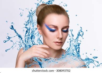 Naked Beautiful Woman Wet Splashing Waterskin Stock Photo 308093702