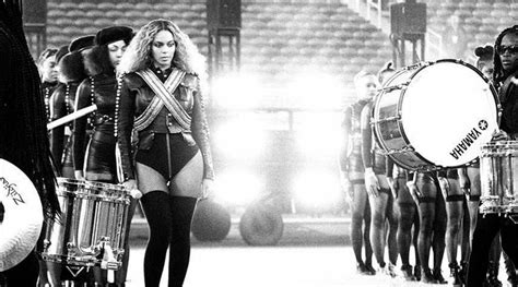 Se Beyoncés Uppträdande Under Super Bowl Elle
