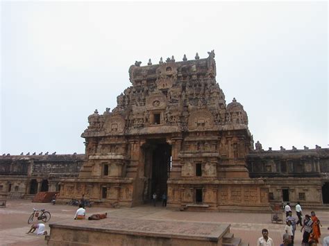 Brihadeeswara Temple Thanjavur Tamilnadu Historical Importance