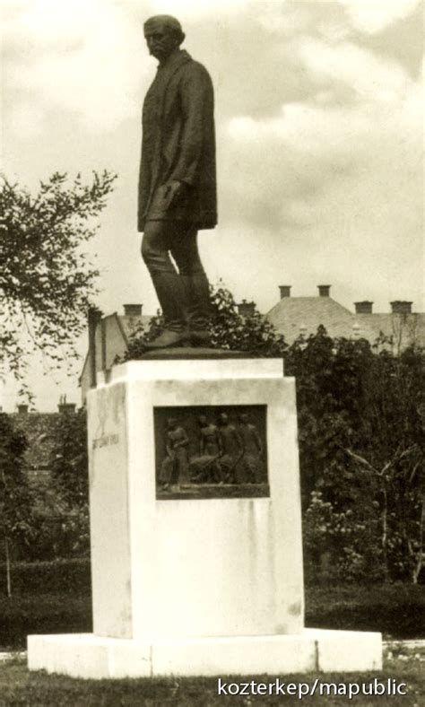 Gyula kellner was born in 1871. Gróf Szapáry Gyula szobra - Köztérkép