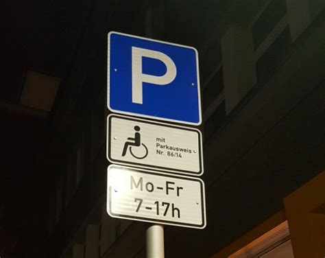 Rechnen sie hier aus, was das kostet! Darf jeder hier Parken? (verkehrsordnung, Straßenschild)
