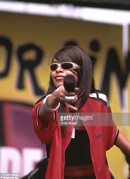 Aaliyah 1997 Photos And Premium High Res Pictures Getty Images