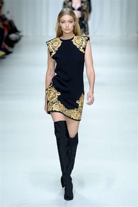 Gigi hadid fw 20 runway collection. Gigi Hadid: On the runway during the 2017 Versace fashion ...