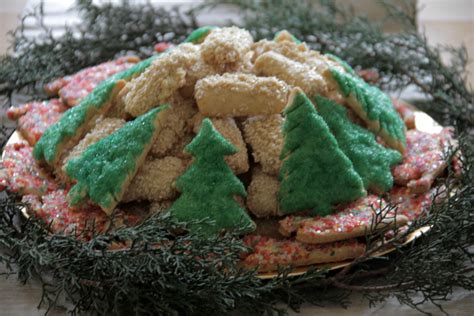 Continue baking until the edges of cookies just begin to brown, about 7 minutes. Sicilian Christmas Cookies • My Well Seasoned Life