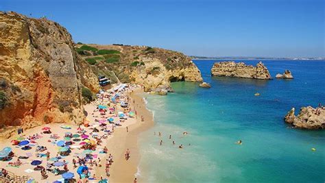 Der strand von praia da areia branca ist der bekannteste strand in der gemeinde lourinhã. De 10 mooiste stranden van de Algarve