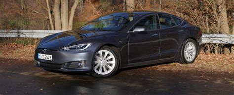 Black black and white cream. Tesla Model S Long Range Plus mit der größten Reichweite ...