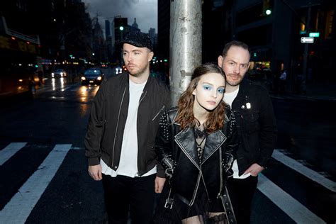 Listen to how not to drown featuring @robertsmith now linktr.ee/chvrches. Leadsängerin Lauren Mayberry von der Band Chvrches im ...