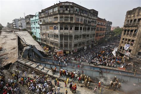 ब्रेकिंग न्यूज़ और फ़ीचर ताज़ा ख़बरें. India overpass collapse death toll rises as police detain ...