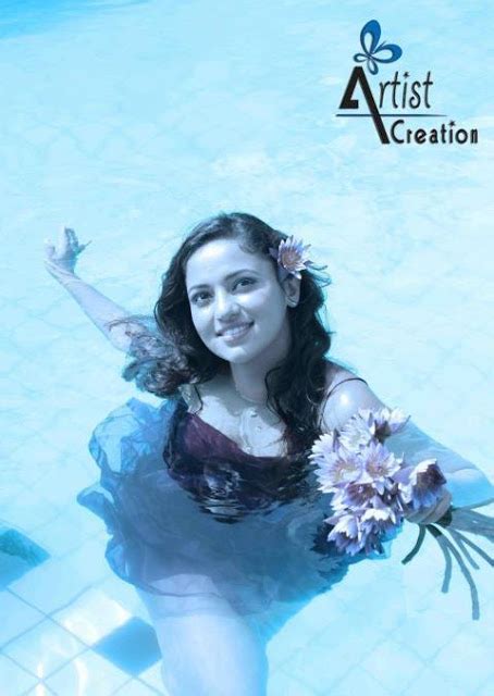 Udari Warnakulasooriya Bikini With Underwater