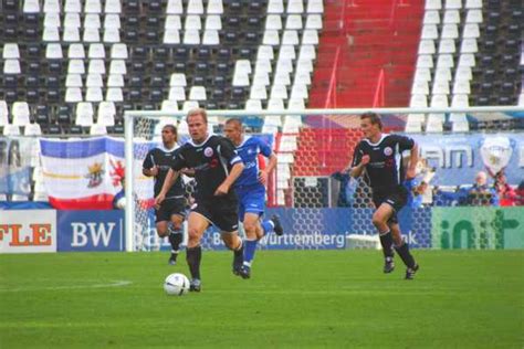 Juli den sc paderborn, der ksc tritt auswärts bei neuling hansa rostock an (jeweils 13.30 uhr). Hansa Rostock verliert beim KSC 0:1