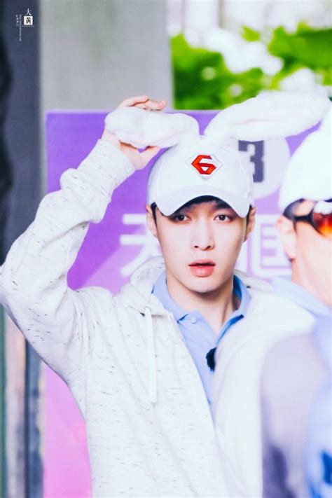 This has further piqued the interest in his personal life. Pin by Jamie on EXO - Lay | Exo lay, Yixing, 5 years with exo