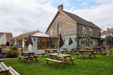 The riverside inn is located in the valley of boquete, 1200 meters above sea level. Riverside Inn and Restaurant | Dines App