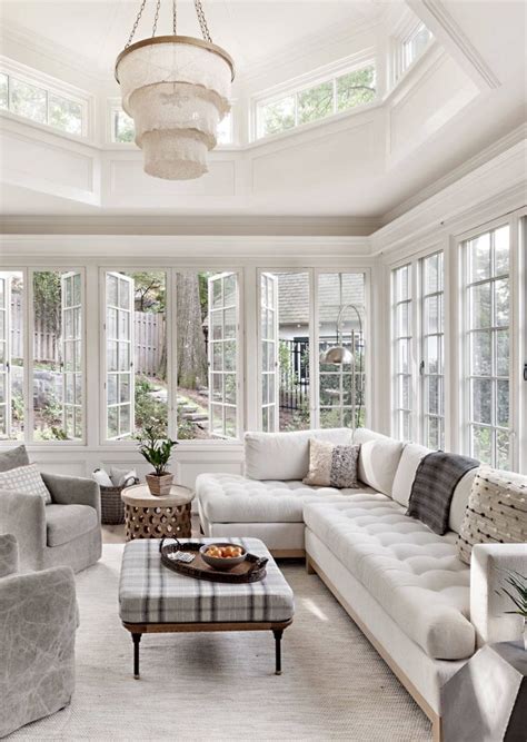 Cozy All White Transitional Style Living Room Decor With White Tufted