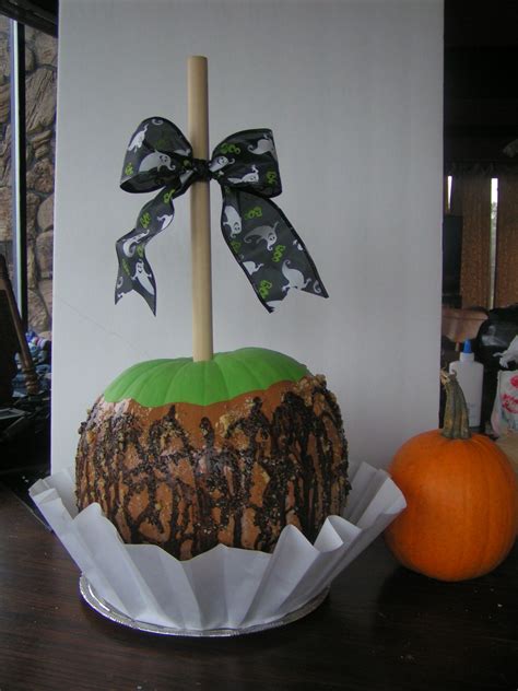 How To Decorate A Pumpkin Like A Caramel Apple Apple Poster