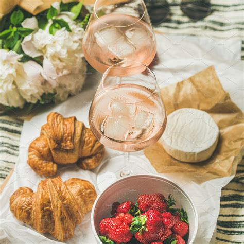 French Style Romantic Summer Picnic High Quality Food Images