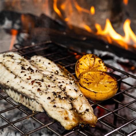 Tacos are one of my favourite mexican dishes, and my favourite taco of all time is the fish taco. Braaied fish taco's with Papaya salsa - Neofresh