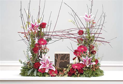 Flowers for funeral memorial service. 14 Funeral Urn Memorial Service Table Arrangement Ideas