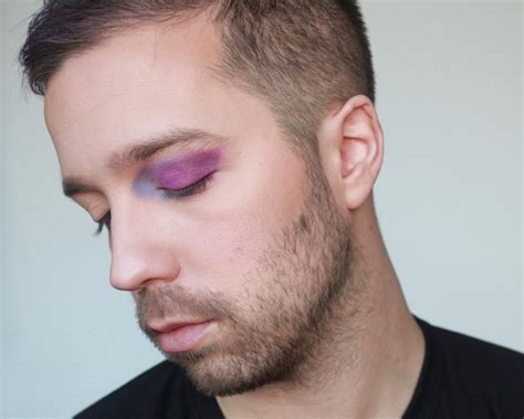 Protip—you can also apply your foiled pigment all over the there you have it, 5 fun and different ways to make use of your pigments! How to Make Powder Eye Shadow Look More Pigmented: Mix it ...