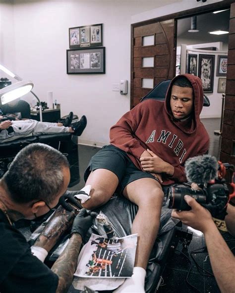 ● devin haney was born on november 17, 1998 (age 22) in san francisco, california, united states ● he is a celebrity boxer ● his nationality is american ● devin haney's height is 5′ 9″. Devin Haney's Tattoo & Its Meaning - Body Art Guru