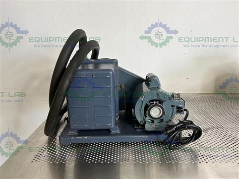 Used Welch 1402 Duoseal Belt Driven Rotary Vane Vacuum Pump 11523