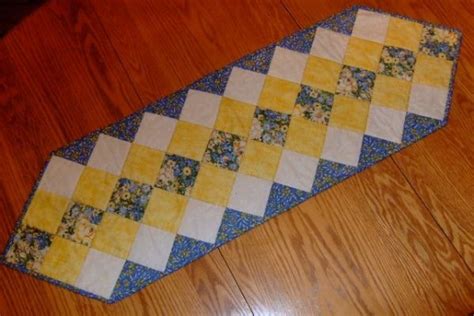10 Free Table Runner Quilt Patterns Quilted Table Runners Patterns