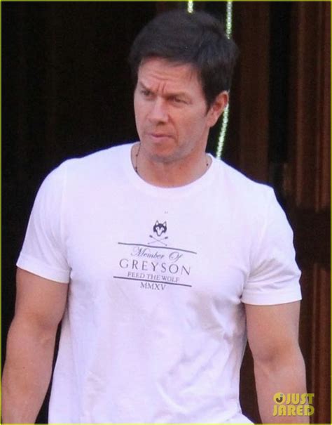 Mark Wahlberg Flaunts Buff Biceps Out In Beverly Hills Photo 4033479