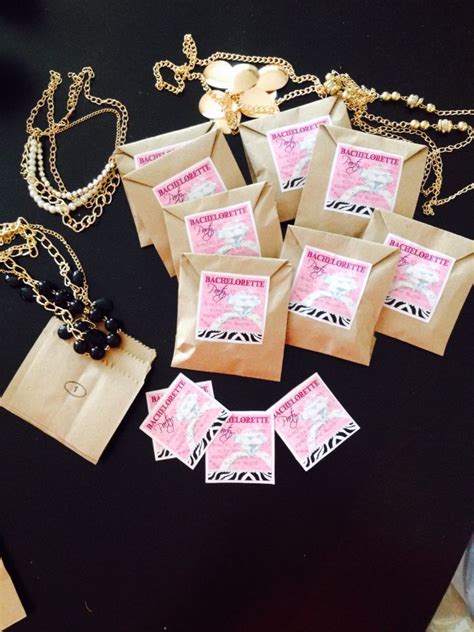 Regalos Despedida de Soltera | Charm bracelet, Bracelets, Jewelry