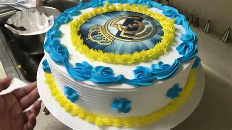 Tarta de chuches elaborada de forma artesanal. Cómo decorar pastel del Real Madrid.. - YouTube